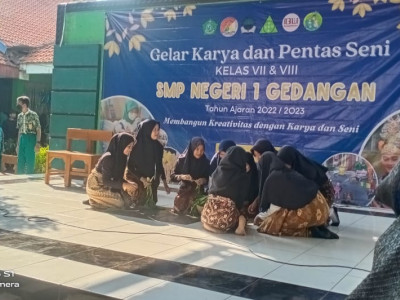 GELAR KARYA DAN PENTAS SENI KELAS 7