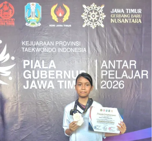SMPN 1 Gedangan Raih Medali Perak Taekwondo Tingkat Provinsi; Aksi Heroik Naila Zakiyah Azzahra