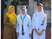 Siswi Kelas 8H SMPN 1 Gedangan  Raih Tiga Medali Olimpiade Bahasa Inggris Tingkat Nasional