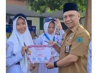 SMPN 1 Gedangan Torehkan Prestasi;  Azalea Khaliqa Dzahin Raih Medali Emas IPA Tingkat Nasional