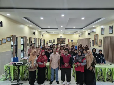 Persiapkan Peluncuran Buletin; SMPN 1 Gedangan Kaderisasi Tim Literasi